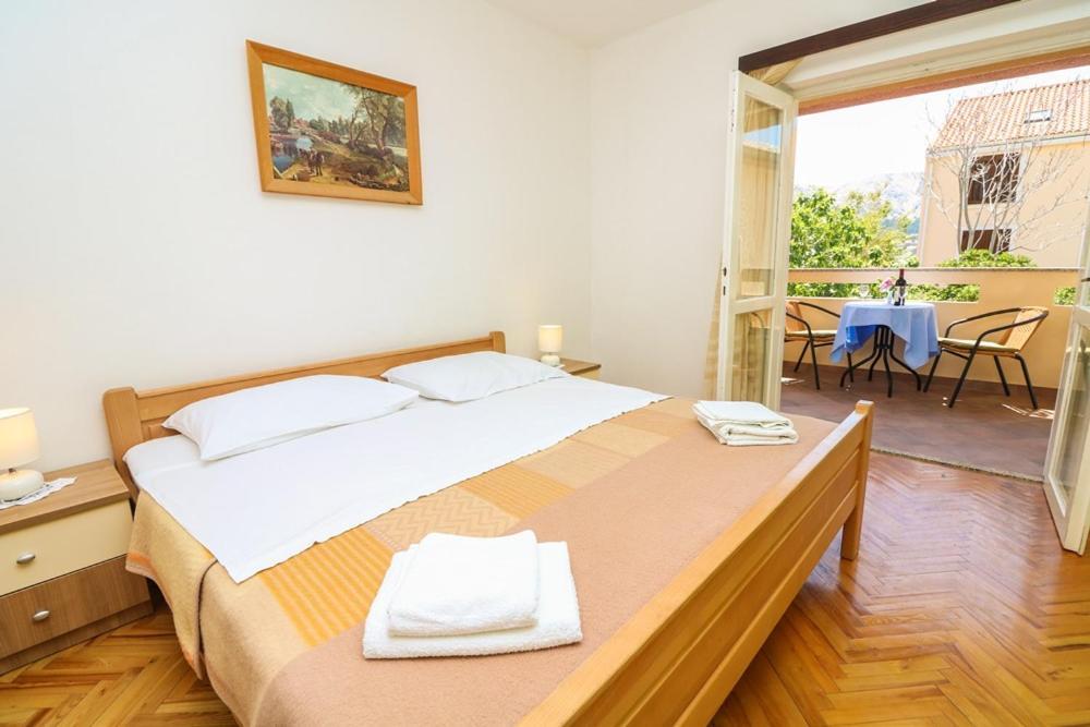Double Rooms Tomica 2 With Balcony Baška Buitenkant foto