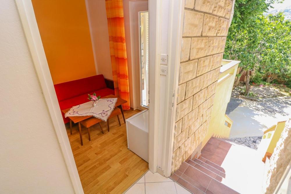 Double Rooms Tomica 2 With Balcony Baška Buitenkant foto